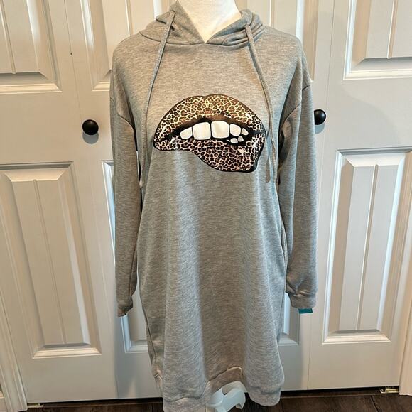 Leopard Print Lips Gray Medium Graphic Hooded Sweatshirt Dress NWOT - Picture 2 of 12
